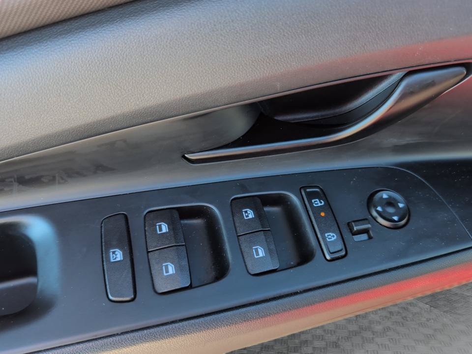 Certified 2025 Hyundai Elantra Sport FWD image 32