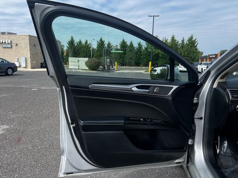 Used 2017 Ford Fusion S w/ Equipment Group 101A image 9