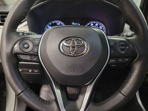 Used 2021 Toyota RAV4 XLE Premium AWD/4WD image 24
