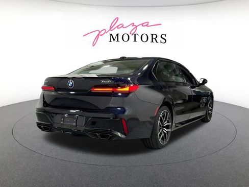Used 2025 BMW 760i xDrive AWD/4WD image 5