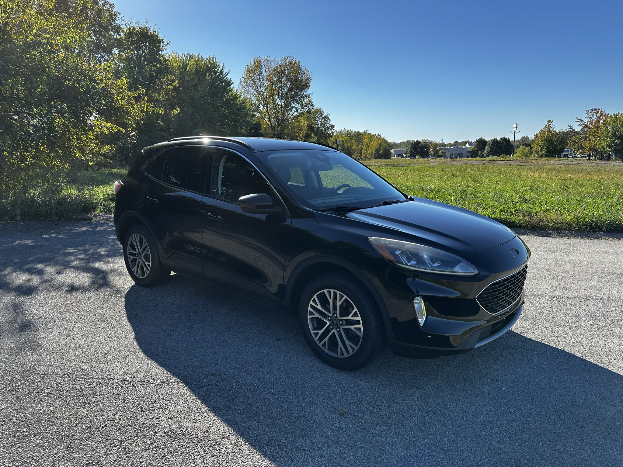 Used 2021 Ford Escape SEL w/ Technology Package AWD/4WD image 2