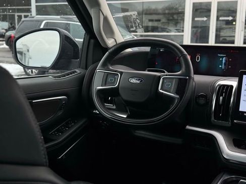 Used 2025 Ford Expedition Max Platinum image 37