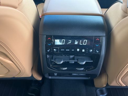 Used 2023 Jeep Grand Cherokee L Summit AWD/4WD image 12