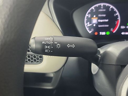 Certified 2023 Honda HR-V LX image 27