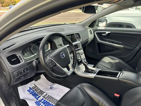 Used 2017 Volvo S60 T5 Inscription w/ Convenience Package image 12