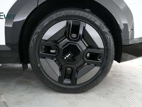Used 2024 Kia EV9 GT-Line AWD/4WD image 9