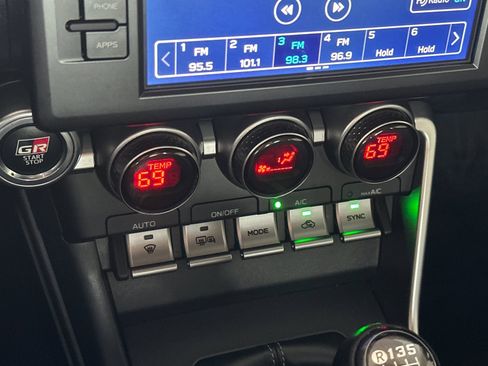 Used 2023 Toyota GR86 image 16