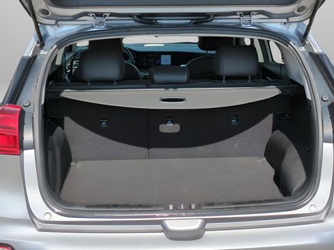 Used 2022 Kia Niro EX Premium image 26