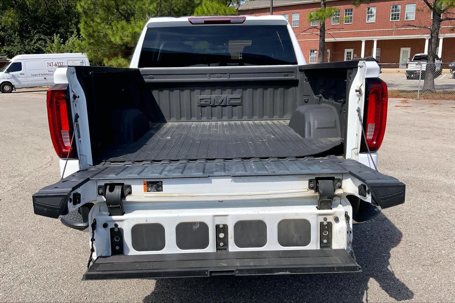 Used 2023 GMC Sierra 1500 SLT AWD/4WD image 34