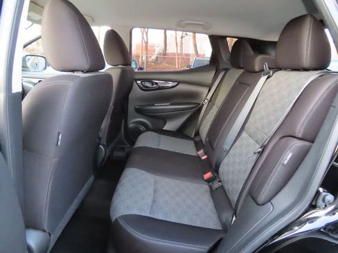 Used 2020 Nissan Rogue Sport SV image 13