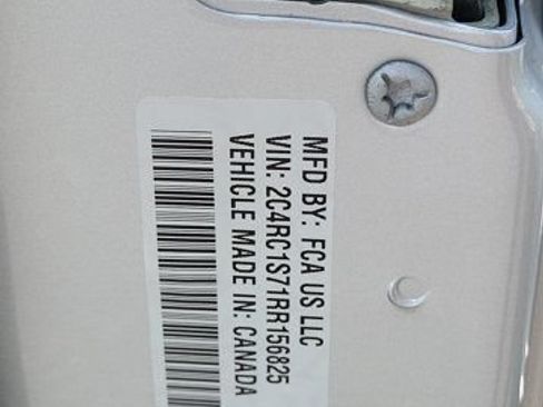 Used 2024 Chrysler Pacifica Limited FWD image 34
