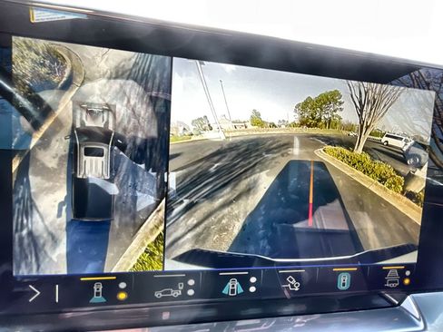 Used 2024 Chevrolet Silverado 2500 High Country w/ Technology Package image 15