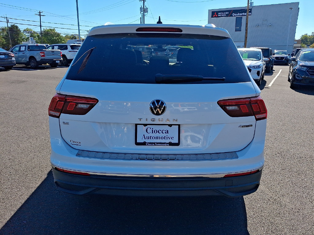 Used 2023 Volkswagen Tiguan SE w/ Panoramic Sunroof Package AWD/4WD image 8