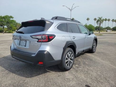 Used 2023 Subaru Outback Premium AWD/4WD image 5