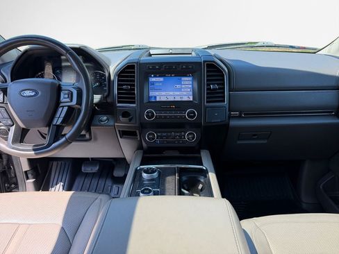 Used 2019 Ford Expedition Limited w/ Equipment Group 302A AWD/4WD image 16