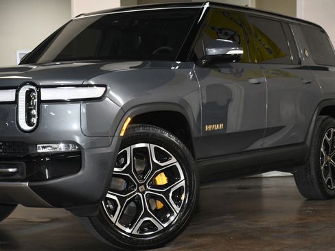 Used 2022 Rivian R1S Launch Edition image 54