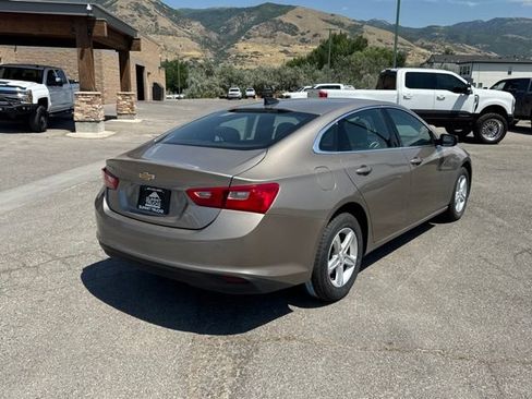 Used 2022 Chevrolet Malibu LS w/ Driver Confidence Package II FWD image 3