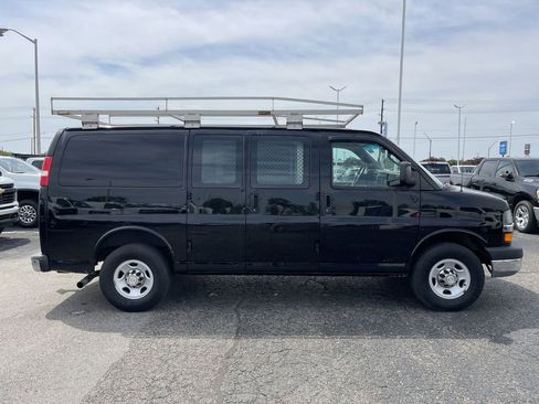 Used 2016 Chevrolet Express 3500 RWD image 14