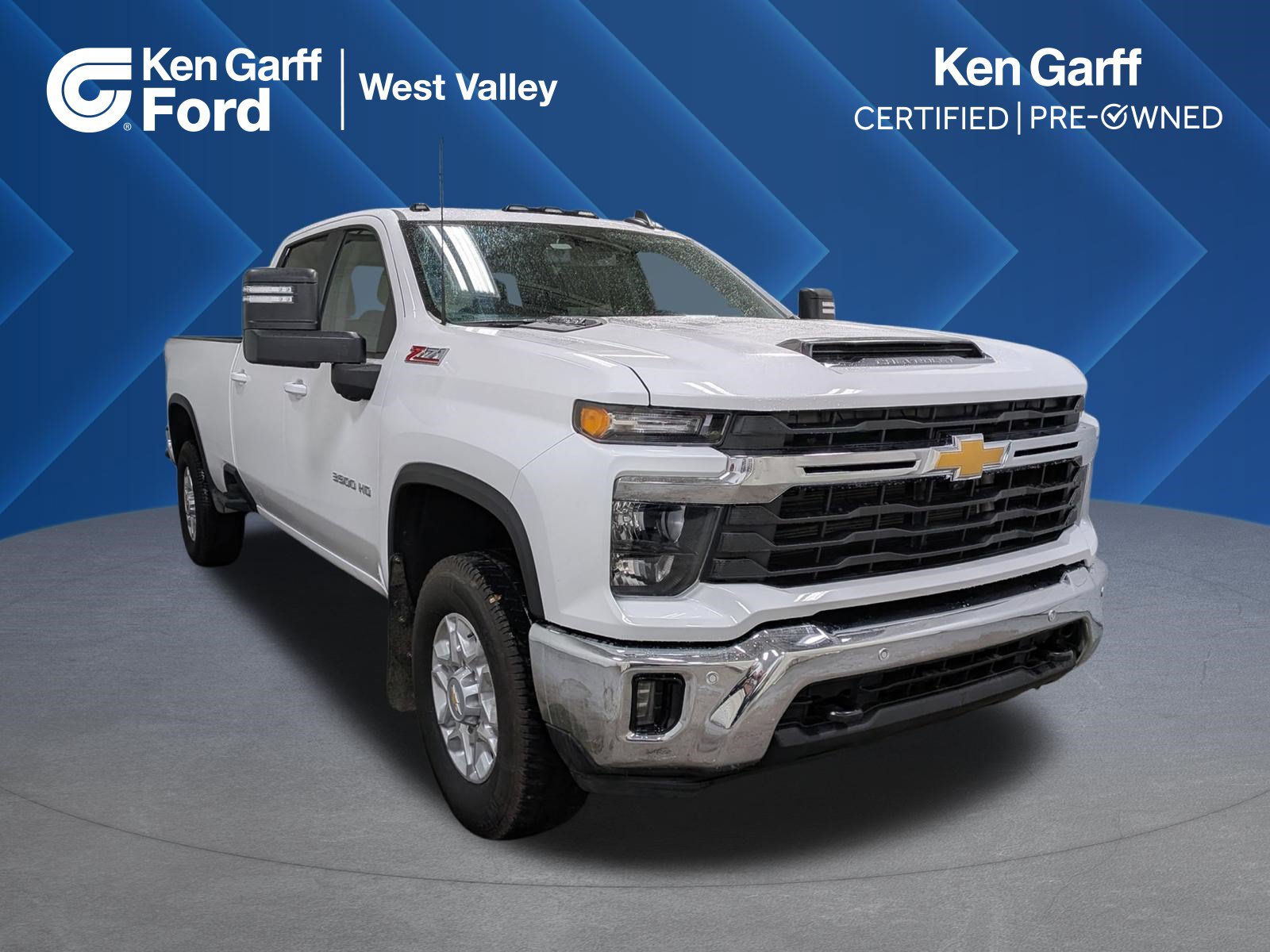 Used 2025 Chevrolet Silverado 3500 LT w/ Safety Package AWD/4WD image 1