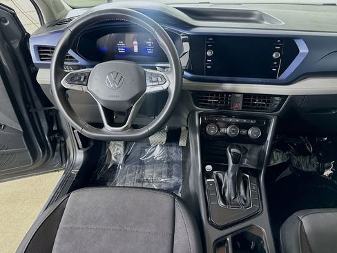 Used 2024 Volkswagen Taos SE image 17