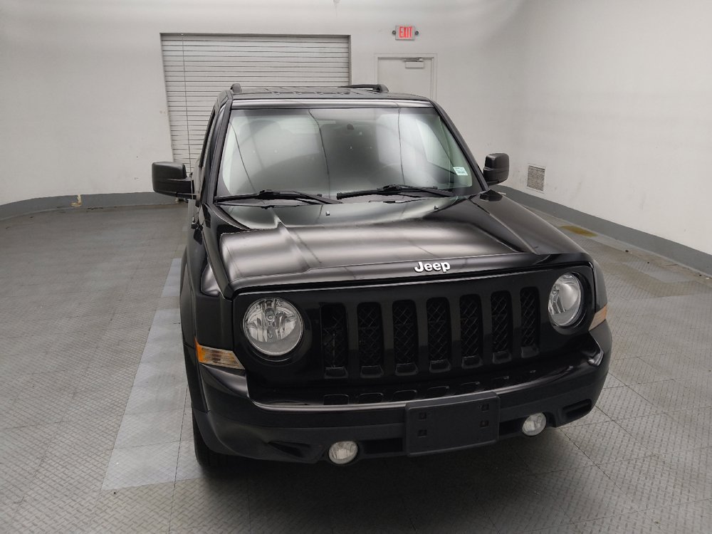 Used 2016 Jeep Patriot Latitude AWD/4WD image 14