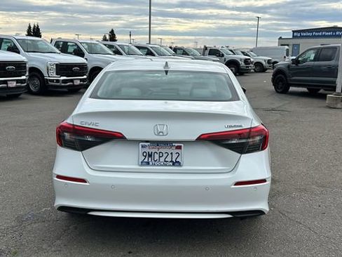 Used 2024 Honda Civic Touring image 4