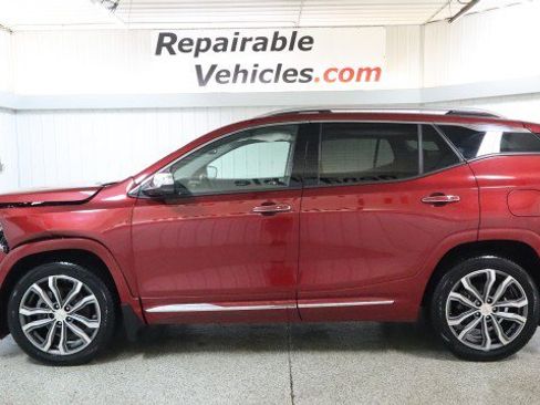 Used 2020 GMC Terrain Denali w/ GMC Pro Grade Package AWD/4WD image 1