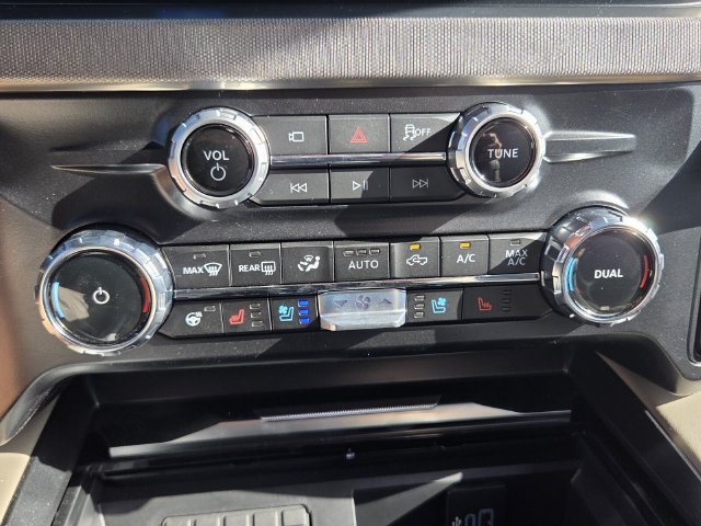 Used 2026 Ford F250 Platinum w/ Platinum Plus Package AWD/4WD image 29