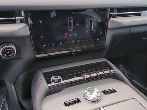 Used 2025 Lincoln Navigator Reserve AWD/4WD image 26