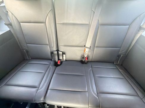 Used 2025 Chevrolet Tahoe Z71 w/ Comfort Package image 28