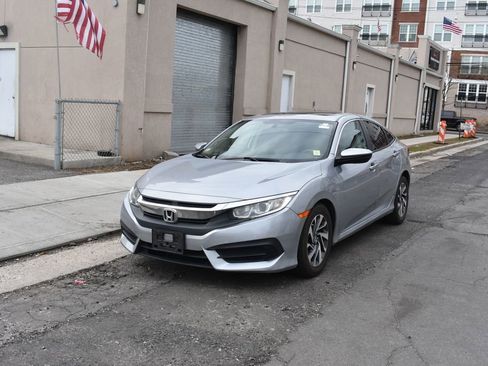 Used 2017 Honda Civic EX image 2
