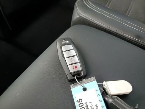 Used 2024 Mitsubishi Outlander SE image 31