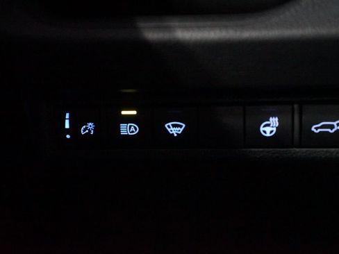 Used 2021 Toyota RAV4 XLE Premium FWD image 23