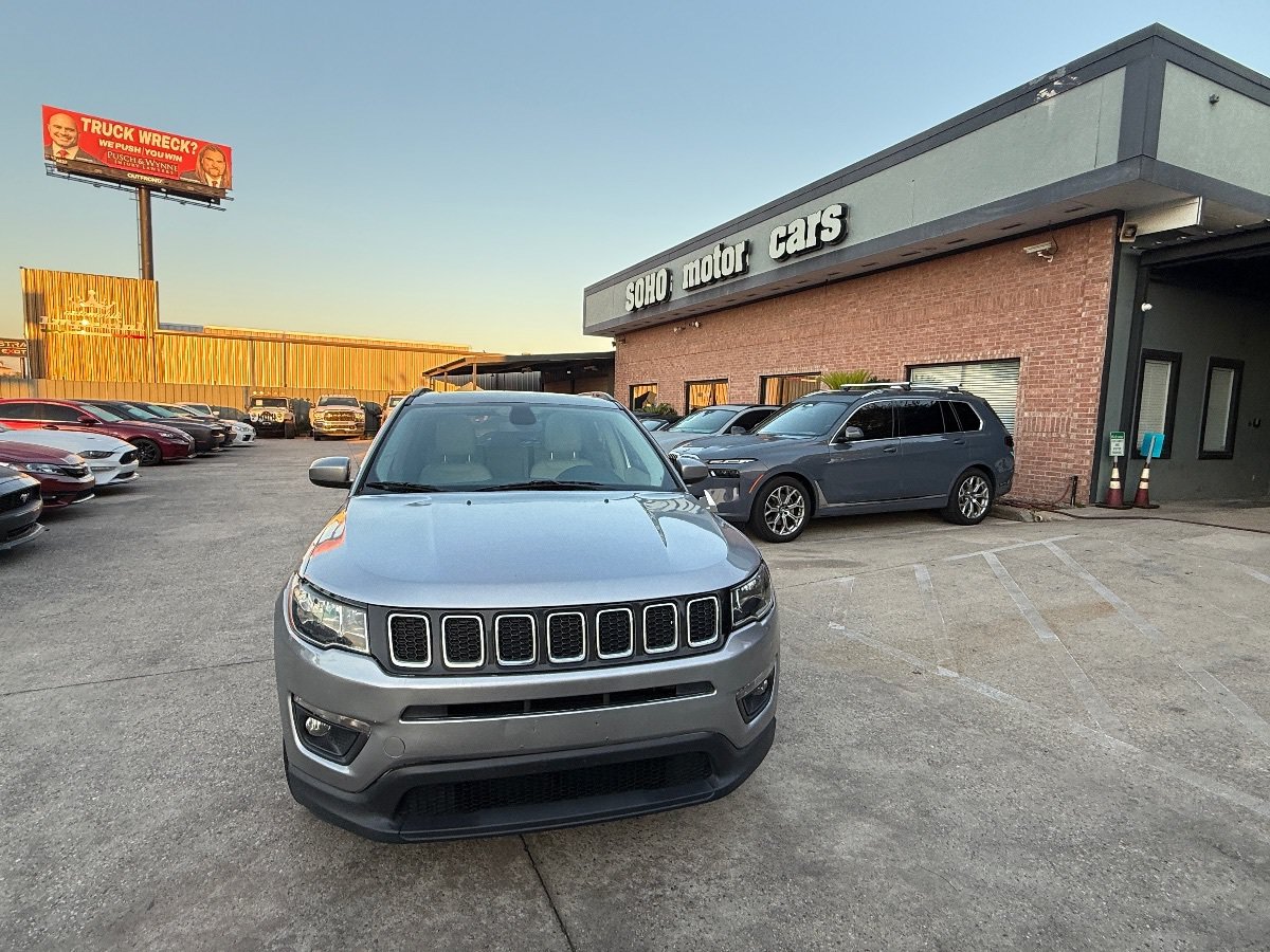 Used 2019 Jeep Compass Latitude FWD image 8