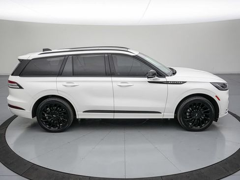 Used 2025 Lincoln Aviator Reserve w/ Equipment Group 201A AWD/4WD image 3