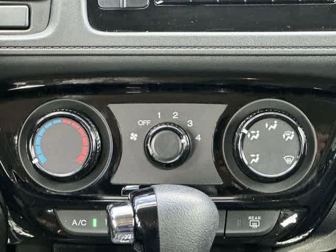Used 2019 Honda HR-V LX image 12