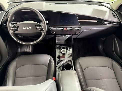 Used 2025 Kia Niro EX w/ EX Cold Weather Package image 30