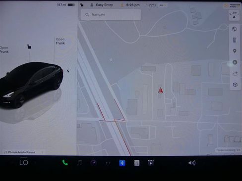 Used 2023 Tesla Model 3 Standard Range RWD image 10