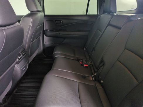 Certified 2024 Honda Passport EX-L image 25