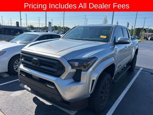 Used 2026 Toyota Tacoma SR5 AWD/4WD image 12