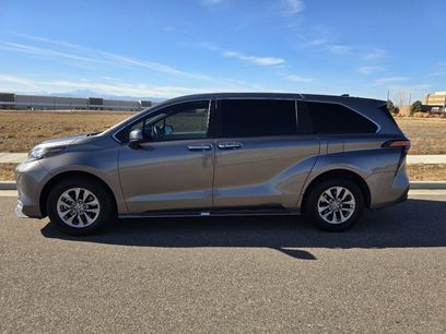 Used 2022 Toyota Sienna XLE