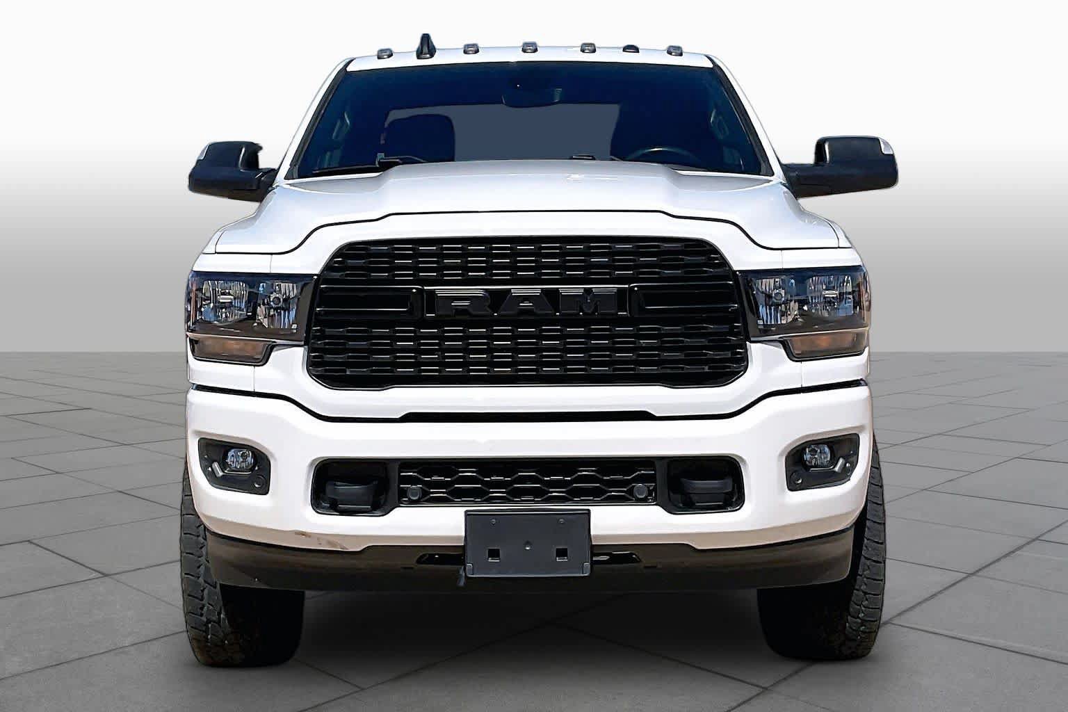 Used 2022 RAM 3500 Big Horn w/ Night Edition AWD/4WD image 5