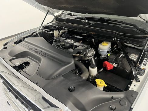 Used 2022 RAM 2500 Tradesman w/ Chrome Appearance Group image 61