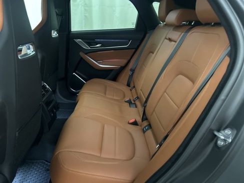 Used 2025 Jaguar F-PACE R-Dynamic S image 27