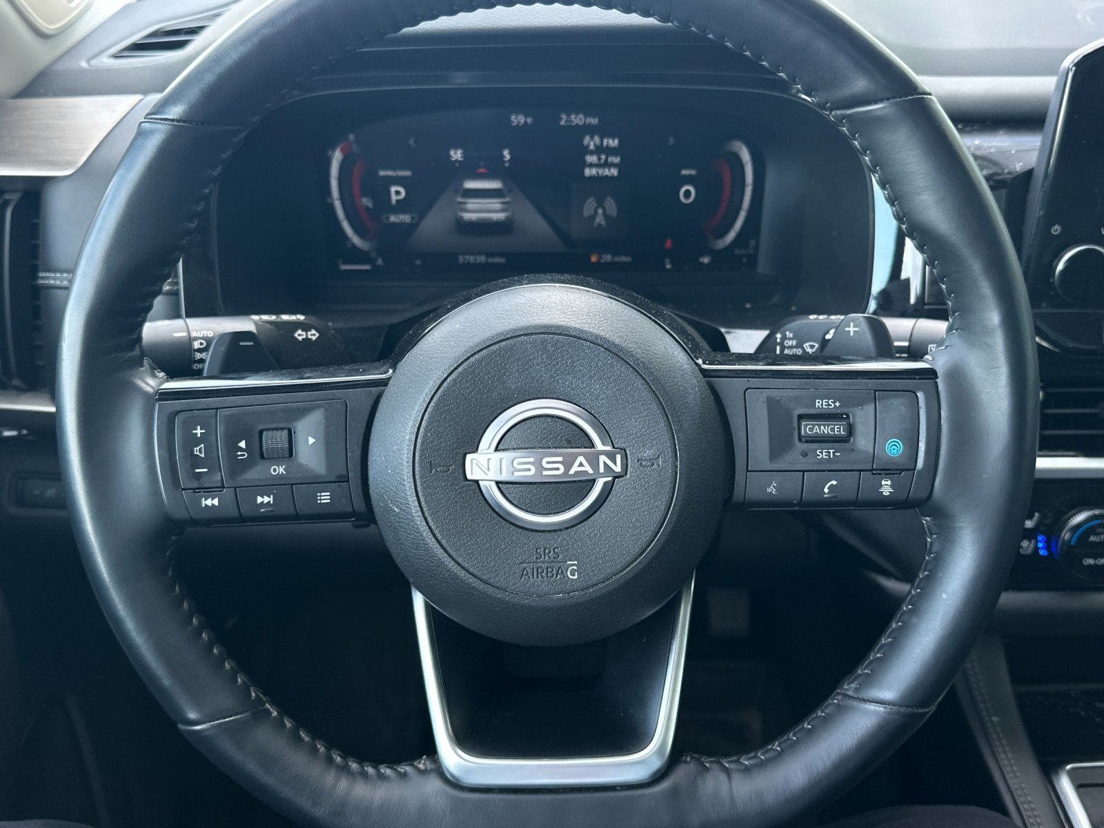 Used 2024 Nissan Pathfinder Platinum AWD/4WD image 23