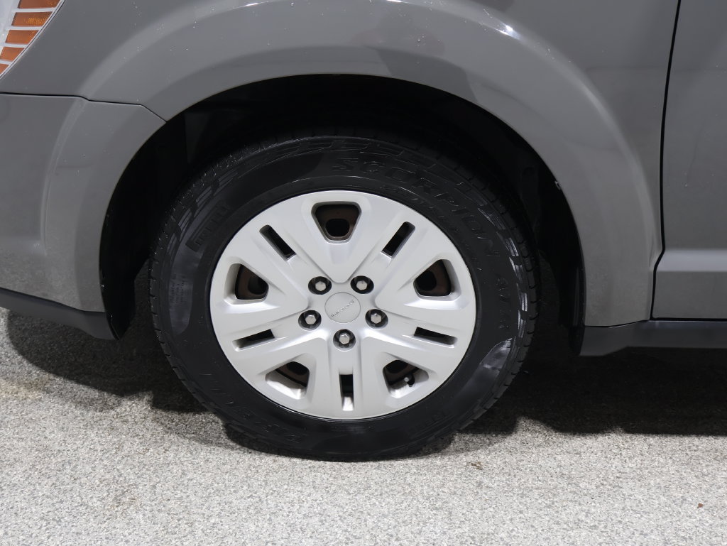 Used 2019 Dodge Journey SE FWD image 8