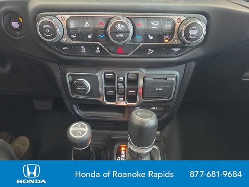 Used 2021 Jeep Wrangler Unlimited Sport AWD/4WD image 15