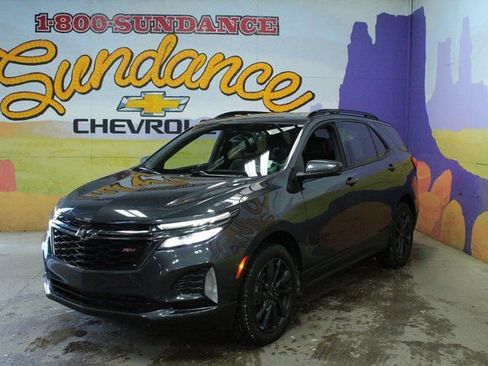 Used 2022 Chevrolet Equinox RS image 2