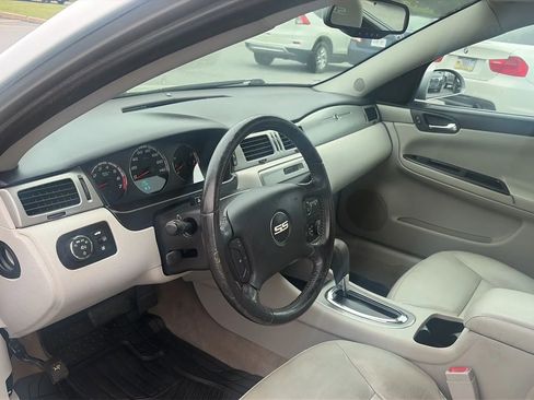 Used 2009 Chevrolet Impala SS w/ Convenience Package FWD image 34
