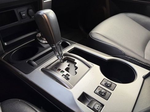 Used 2022 Toyota 4Runner SR5 Premium image 16